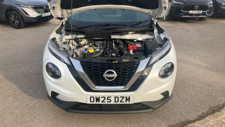 Nissan Juke 1.0 DiG-T N-Connecta 5dr Petrol Hatchback